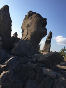 モニュメント