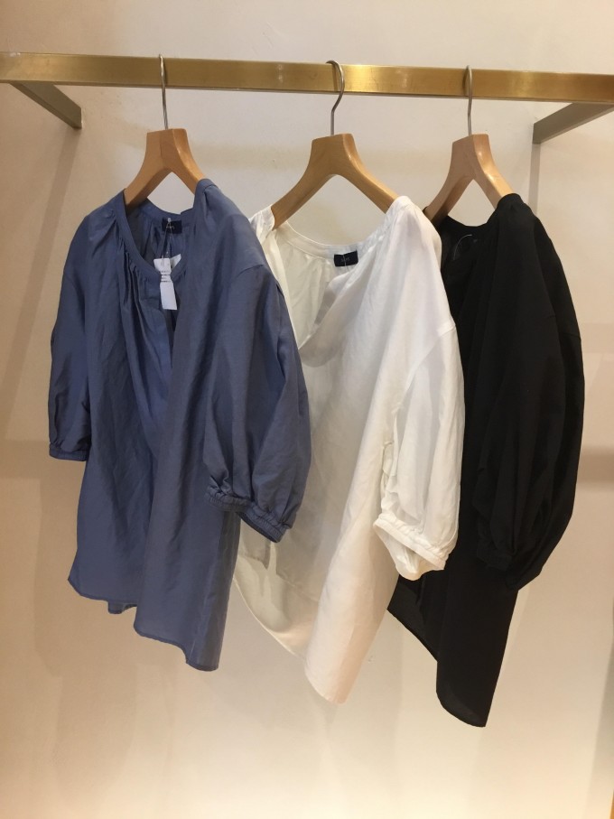 スキッパーブラウス