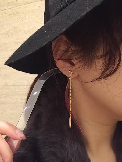 キレイめに使える♪羽ピアス★(パピヨネ二...