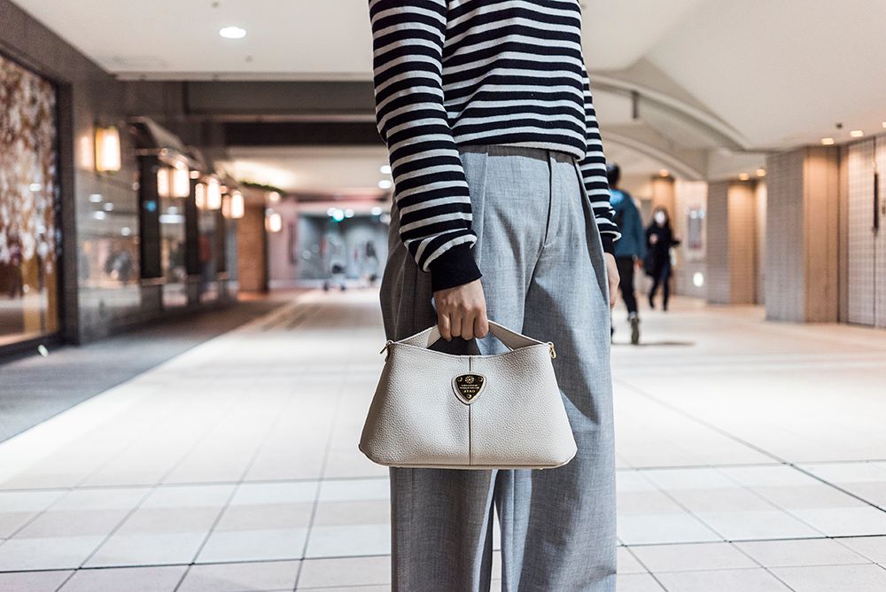 ATAO　chivy(チヴィ)限定　モカグレー　保存袋無し スタッフ愛用率No.1！｜ chivy+｜収納力抜群！2wayミニバッグの