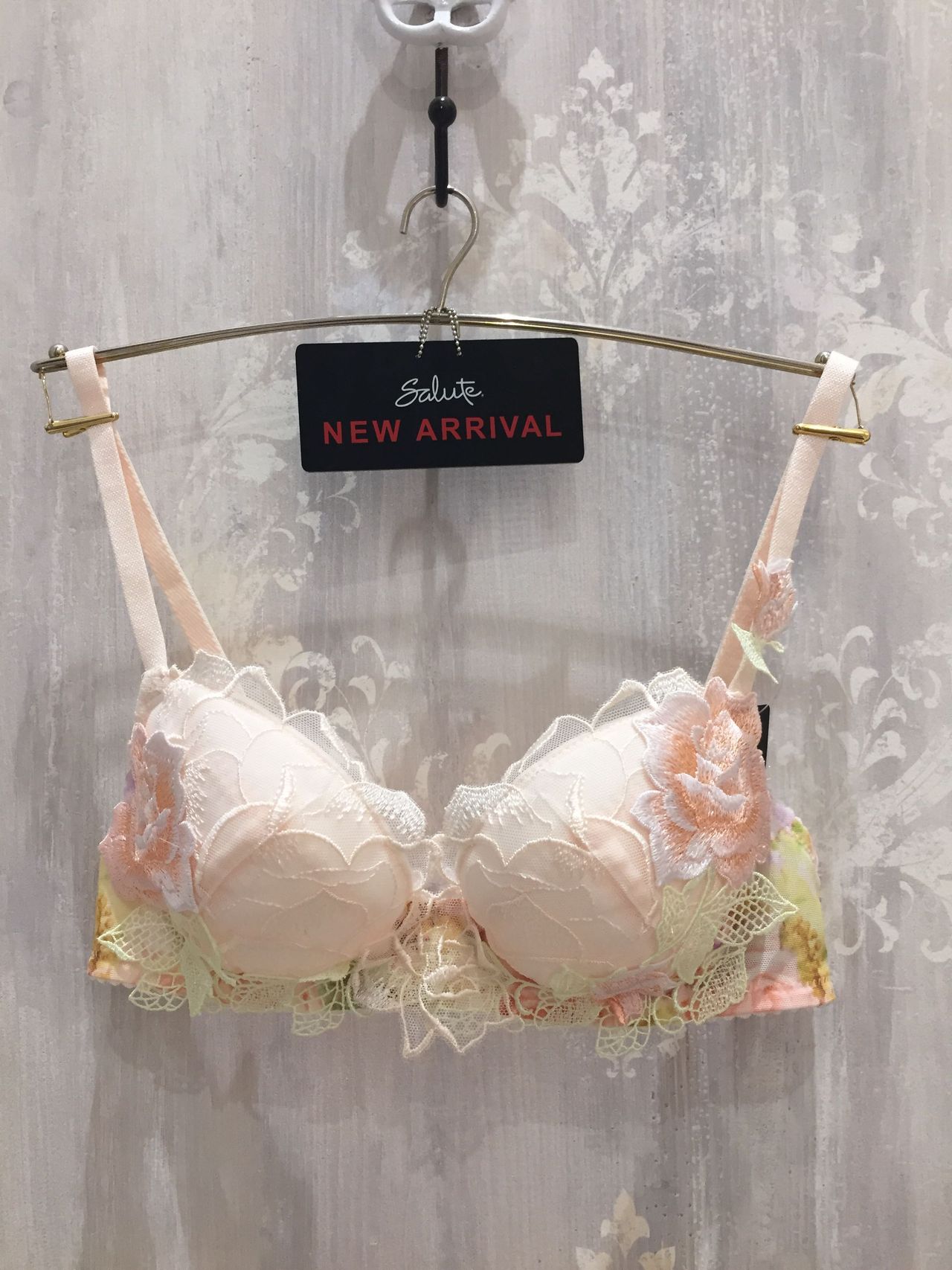 サルート【光の祭典】34グループ 4点set✩.*˚ 【公式通販】